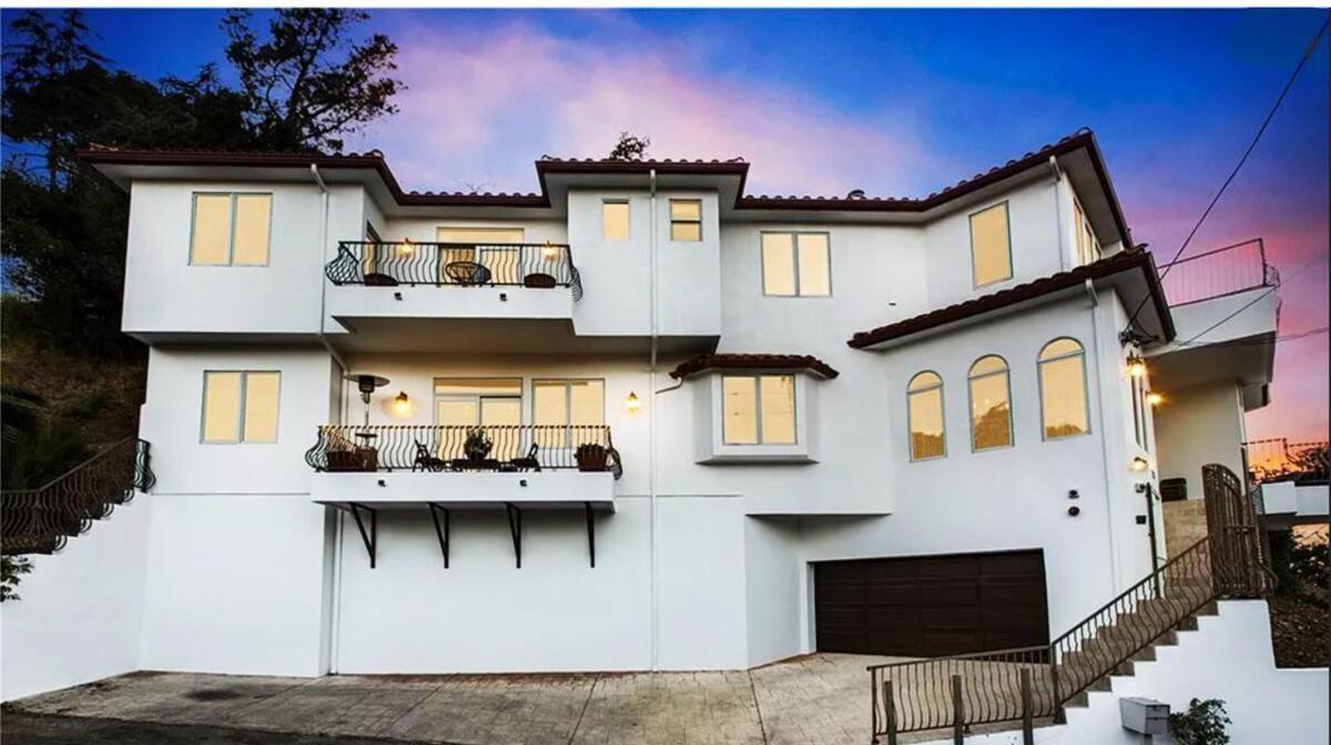 Your Vacation In The Hills Of * Los Angeles
