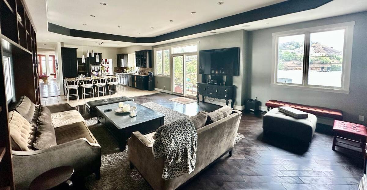 Your Vacation In The Hills Of Los Angeles